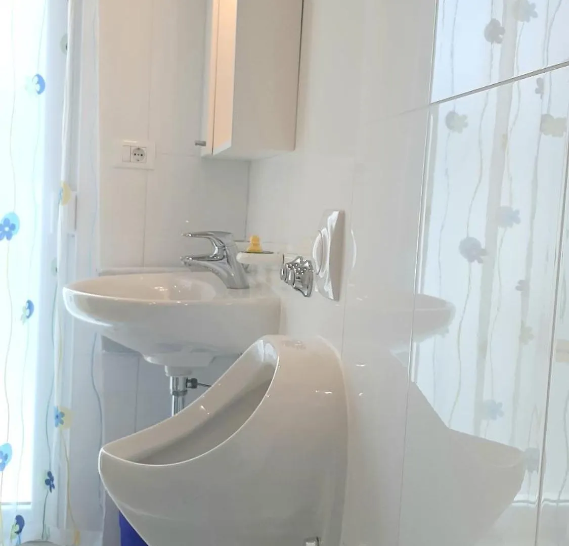 Doppelzimmer Mit Bad, Terrasse Und Pool Liznjan 0*,