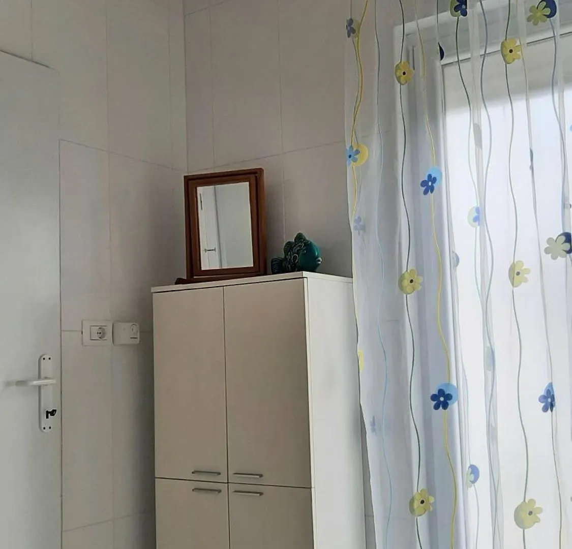 Apartment Doppelzimmer Mit Bad, Terrasse Und Pool Liznjan